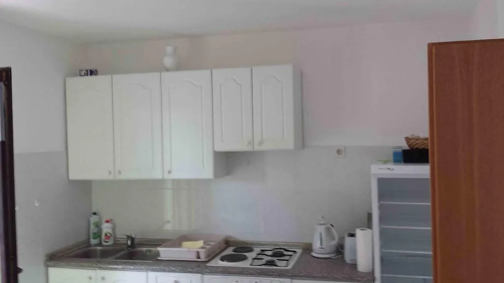 تروغير Apartments Put Garbine 0*,
